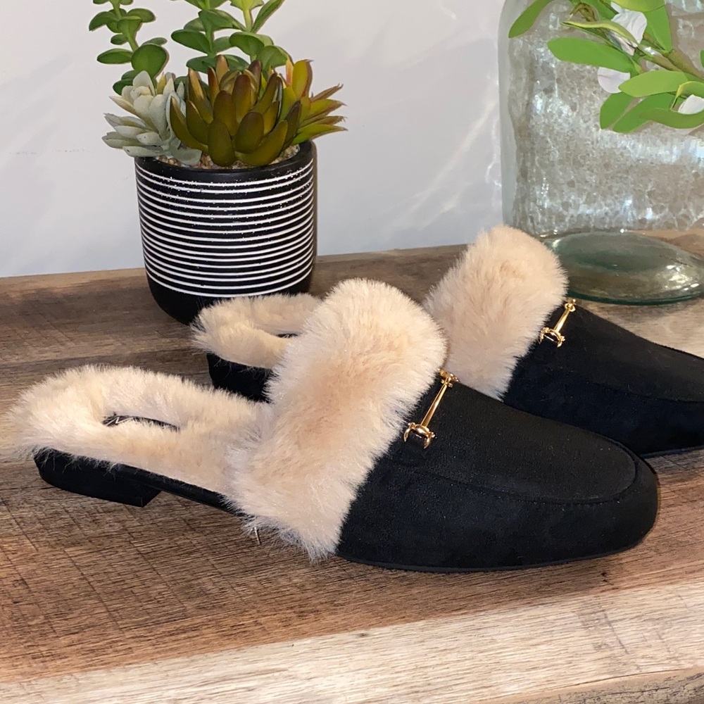 NEW!! Elegant Me Moi The Brixton Faux Fur Black Mule Size 9/10 Slippers